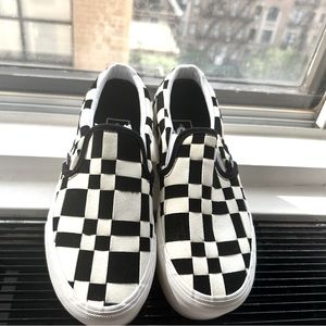 Vans classic platform slip on
